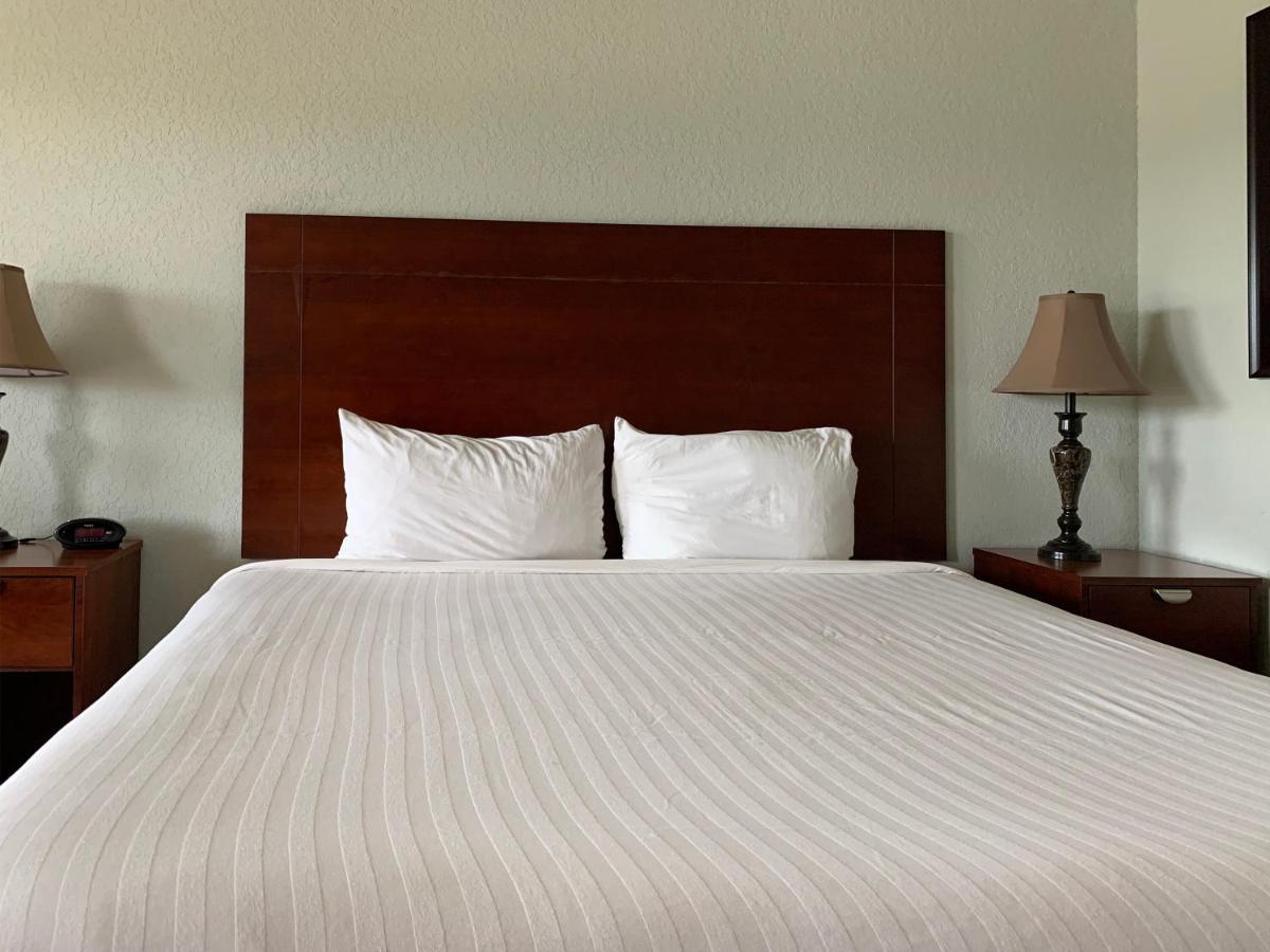 Oyo Hotel Pearsall I-35 West Exterior foto