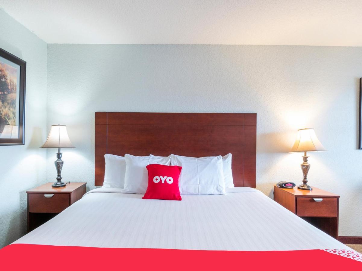 Oyo Hotel Pearsall I-35 West Exterior foto