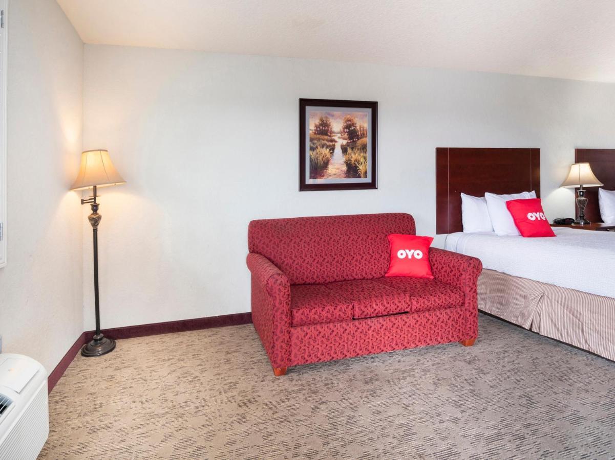 Oyo Hotel Pearsall I-35 West Exterior foto